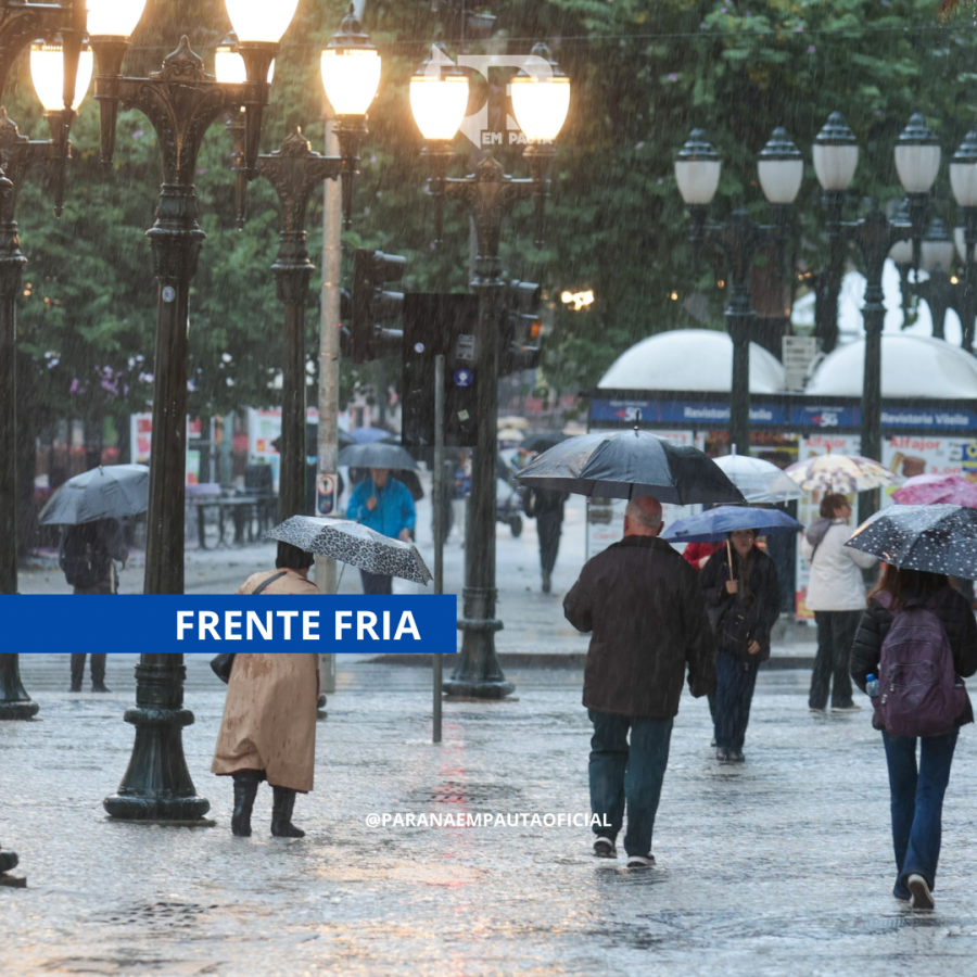 Frente fria avança e semana começa com chuva e frio no Paraná