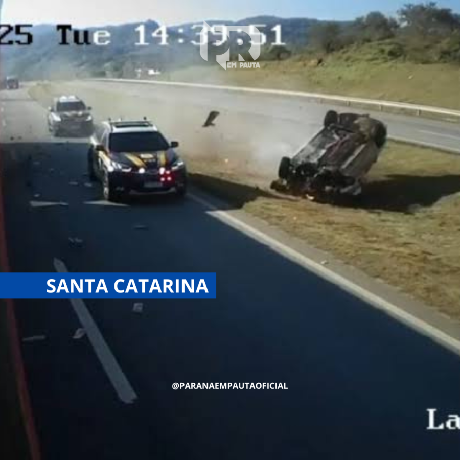VÍDEO | Perseguição policial termina em acidente com carro carregado de maconha na BR-101, em Santa Catarina